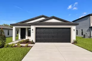 597 Blackthorn Dr, Lakeland, FL 33809 - Photo 1