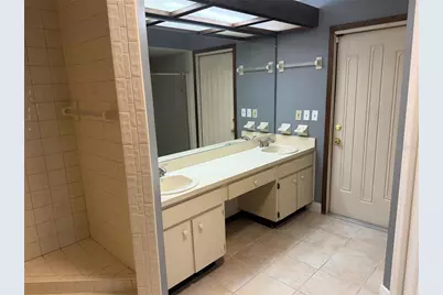 9217 Kingsridge Drive, Temple Terrace, FL 33637 - Photo 14