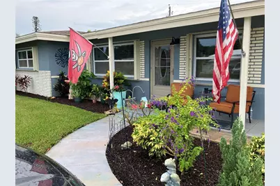 968 62nd Place S, Saint Petersburg, FL 33705 - Photo 4