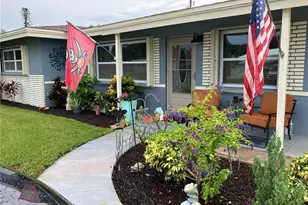 968 62nd Pl S, Saint Petersburg, FL 33705 - Photo 4