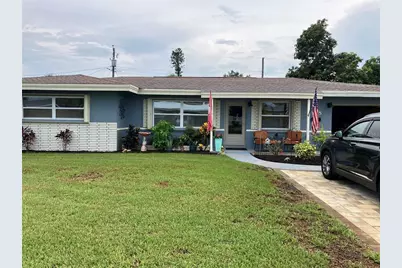 968 62nd Place S, Saint Petersburg, FL 33705 - Photo 1