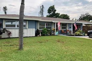 968 62nd Pl S, Saint Petersburg, FL 33705 - Photo 2