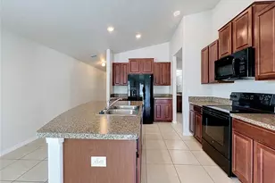 36095 Carriage Pine Ct, Zephyrhills, FL 33541 - Photo 8