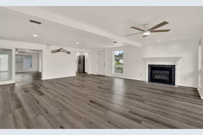 5995 Blossom Lake Drive, Seminole, FL 33772 - Photo 8