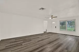 5995 Blossom Lake Dr, Seminole, FL 33772 - Photo 4