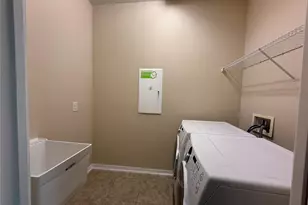 10856 Breaking Rocks Dr, Tampa, FL 33647 - Photo 22