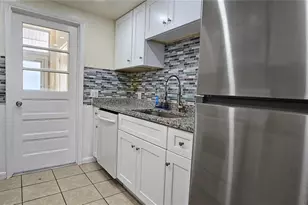 911 Washington Ave, Largo, FL 33770 - Photo 4