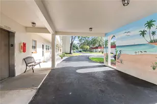 5880 38th Ave N, Saint Petersburg, FL 33710 - Photo 4