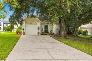 934 Berkley Ct N, Palm Harbor, FL 34684 - Photo 1