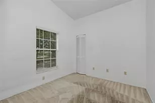 2208 Fletchers Point Cir, Tampa, FL 33613 - Photo 24