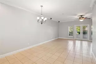 300 Valencia Cir, Saint Petersburg, FL 33716 - Photo 4