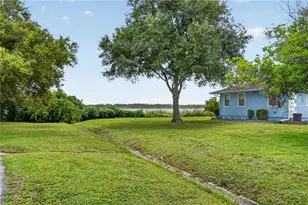 2700 12th St S, Saint Petersburg, FL 33705 - Photo 26