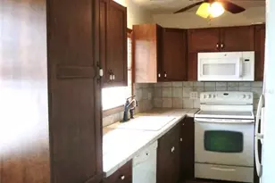 202 Bedford Trail, Sun City Center, FL 33573 - Photo 6