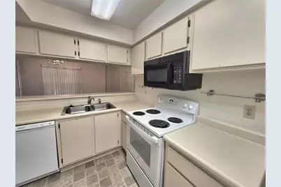 3025 Bonaventure Circle #101, Palm Harbor, FL 34684 - Photo 10