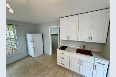 1185 23rd Avenue N #1/2 Down, Saint Petersburg, FL 33704 - Photo 2