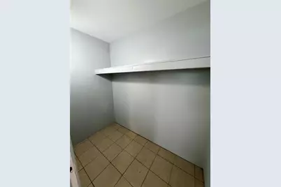 1185 23rd Avenue N #1/2 Down, Saint Petersburg, FL 33704 - Photo 6