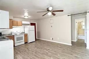 38839 3rd Ave, Zephyrhills, FL 33542 - Photo 2