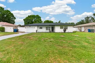 599 Woodland Dr, Largo, FL 33771 - Photo 2
