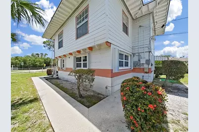2371 7th Street S, Saint Petersburg, FL 33705 - Photo 10
