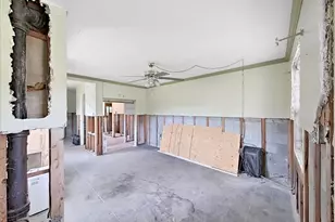 2371 7th St S, Saint Petersburg, FL 33705 - Photo 16