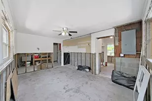 2371 7th St S, Saint Petersburg, FL 33705 - Photo 24