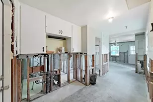 2371 7th St S, Saint Petersburg, FL 33705 - Photo 20