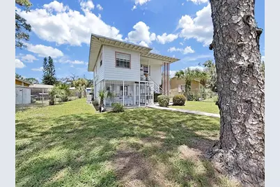 2371 7th Street S, Saint Petersburg, FL 33705 - Photo 8