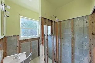 2371 7th St S, Saint Petersburg, FL 33705 - Photo 22