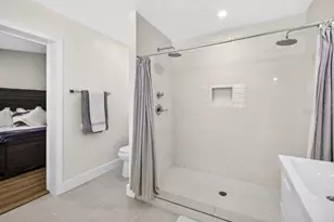 4601 S Clark Ave, Tampa, FL 33611 - Photo 20