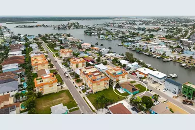 136 175th Terrace Drive E, Redington Shores, FL 33708 - Photo 32
