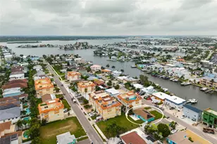 136 175th Terrace Dr E, Redington Shores, FL 33708 - Photo 32