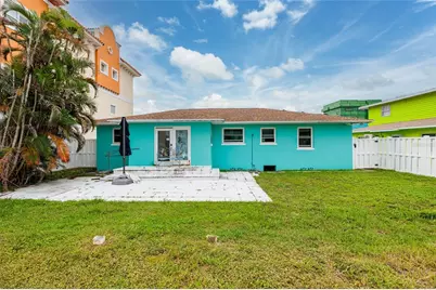 136 175th Terrace Drive E, Redington Shores, FL 33708 - Photo 22