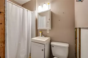 136 175th Terrace Dr E, Redington Shores, FL 33708 - Photo 18
