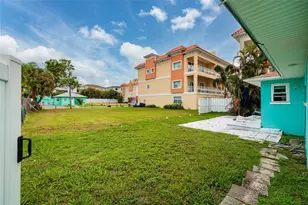 136 175th Terrace Dr E, Redington Shores, FL 33708 - Photo 20