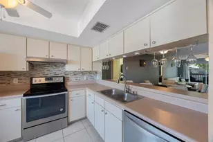 7700 92nd St, Seminole, FL 33777 - Photo 8