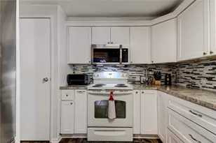10151 Hamp Dr, Dade City, FL 33525 - Photo 20