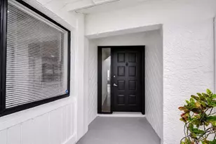 16131 Gardendale Dr, Tampa, FL 33624 - Photo 4