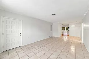 1342 Snell Isle Blvd NE, Saint Petersburg, FL 33704 - Photo 4