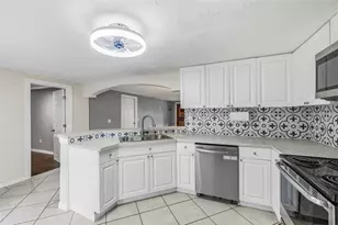 6145 Maplewood Dr, New Port Richey, FL 34653 - Photo 10