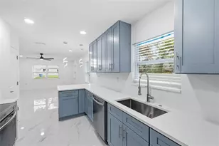 2535 19th St S, Saint Petersburg, FL 33712 - Photo 12
