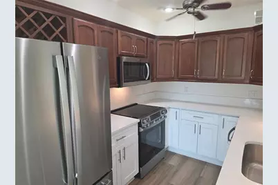 507 Plaza Seville Court #15, Saint Petersburg, FL 33706 - Photo 8