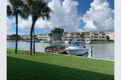 507 Plaza Seville Court #15, Saint Petersburg, FL 33706 - Photo 4
