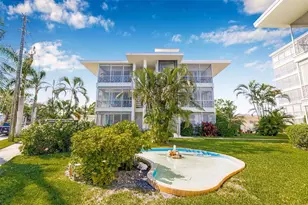 615 10th Ave NE, Saint Petersburg, FL 33701 - Photo 2