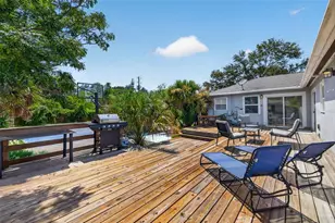 166 Pinellas Way N, Saint Petersburg, FL 33710 - Photo 22