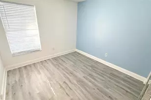 7102 Hollowell Dr, Tampa, FL 33634 - Photo 14