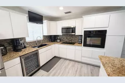 7102 Hollowell Drive, Tampa, FL 33634 - Photo 12