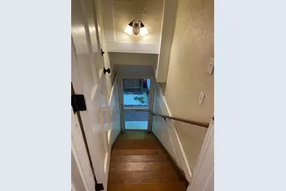 807 1/2 S Fremont Avenue #Upper, Tampa, FL 33606 - Photo 2