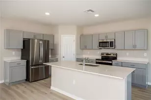 5390 San Pietro Dr, Winter Haven, FL 33884 - Photo 2