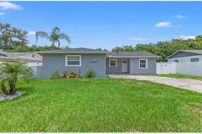 560 Robin Hill Circle, Brandon, FL 33510 - Photo 2