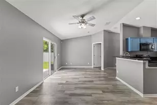 560 Robin Hill Cir, Brandon, FL 33510 - Photo 20